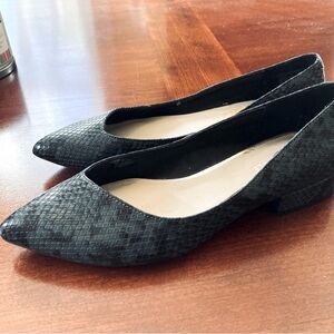 Kenneth Cole Camelia7.5 pointed toe ballet flat loafers Oceanblue Snakeskin